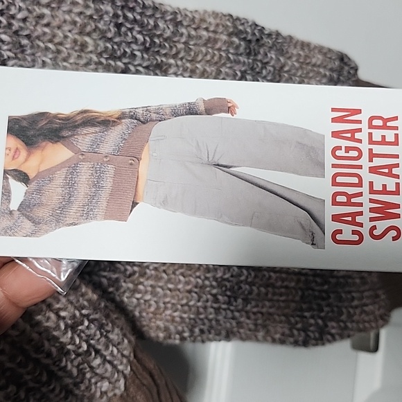 CELEBRITY PINK CARDIGAN SWEATER WITH BUTTON - Picture 13 of 17